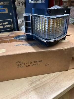 Nuevo de Lote Antiguo Ford 1973 Mercury Marquis Conjunto de Lámpara Marcadora Lateral D3MY-13200-B EXCELENTE Foto 1 de 4