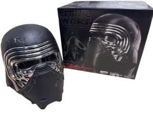 Casco cambio voce Star Wars Kylo Ren serie nera testato chirurgicamente con scatola e manuale USATO - Foto 1 di 24