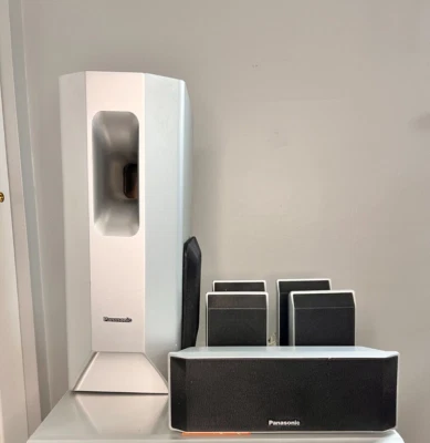 Sistema de altavoces de cine en casa Panasonic SA-PT650 (solo altavoces) Foto 1 de 4