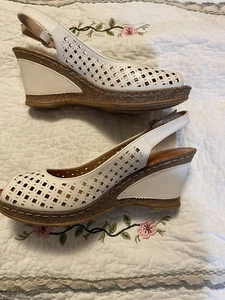 Patricia by Spring Step Candace Damen-Sandale weiß ausgeschnitten zehenfrei Größe 8 Karton - Bild 1 von 10