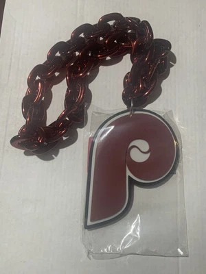 Philadelphia Phillies MLB Retro Logo FanFave Fan Chain Maroon - Image 1 of 3