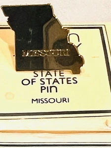 Avon STATE OF STATES PIN ~ MISSOURI Tie Tack Lapel Gold tone NOS VINTAGE 1982 - Picture 1 of 1