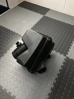 Filtro de aire Infinity QX60 2014-2016 3,5 admisión caja de plástico OEM Foto 1 de 4