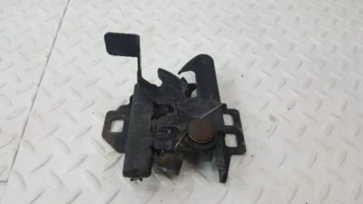 Chevy Silverado 1500 2002 pestillo de capó Foto 1 de 4