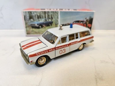 VOLGA GAZ 24-02 Ambulance Medic NOVOEXPORT Made in Russia USSR CCCP Saratov - Bild 1 von 4