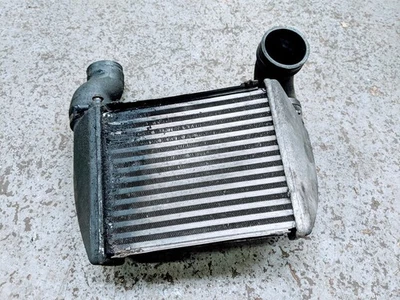 Núcleo intercooler AUDI RS6 C5 AVANT 4.2 V8 077165805F Foto 1 de 2