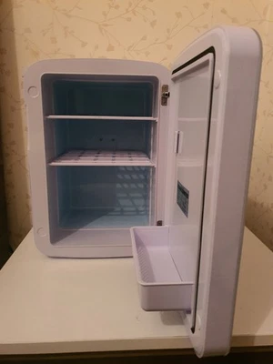 15L Subcold Portable Mini Fridge Cooler/Warmer. - Image 1 of 4