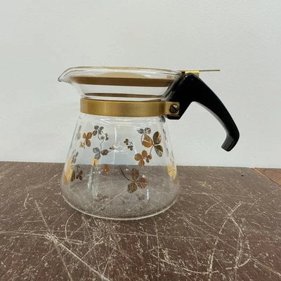 Mini tetera cafetera vintage años 60 PYREX hoja de trébol dorado 1 taza jarra de 4" MCM Foto 1 de 4
