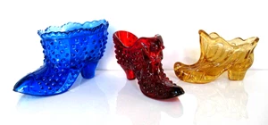 3 VTG Mini Miniature Art Glass Shoes 2 Hobnail 1x Mark FENTON BLUE RED AMBER Cat - Picture 1 of 8