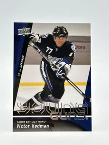 2009-10 Upper Deck Series 1 Victor Hedman Young Guns  #202 Tampa Rookie RC - Bild 1 von 2