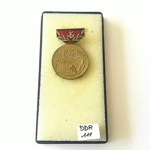 DDR MEDAILLE HERVORRAGENDER AUSBILDER GST. GOLD STUFE (DDR 111) - Picture 1 of 4