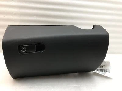 Mercedes Clase C C C-63 AMG 2017 guantera Foto 1 de 4