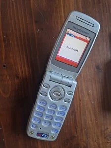 CELLULARE SONY ERICSSON Z600 FUNZIONANTE DA COLLEZIONE - Foto 1 di 4