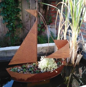 PFLANZSCHALE SCHIFF SEGELSCHIFF PFLANZTOPF ROST GARTENDEKO TEICH GARTEN METALL - Bild 1 von 4