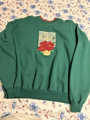 Green and red embroidered poinsettia flower Christmas sweatshirt M&C size 2XL - Imagem 1 de 4