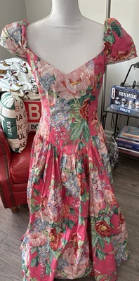 Vintage 1980  woman's swing dress EUC Look at measurements lined - Image 1 of 4