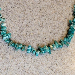 Collar de 34 pulgadas con astillas de jade de Colorado de amazonita del suroeste - Imagen 1 de 5