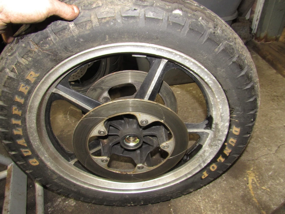 Llanta delantera Honda VF700 C V45 1985 Magna Foto 1 de 1