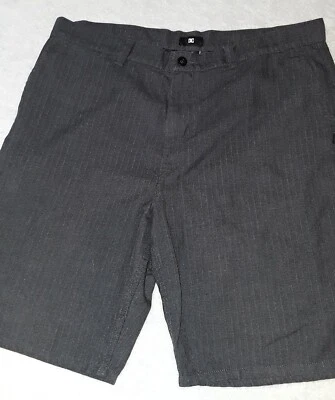 Pantalones cortos DC para hombre talla 36 Foto 1 de 4