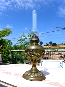 Antique Vintage Martin’s Patent Brass Oil Lamp Beautiful Design Old Brass Patina - Picture 1 of 18