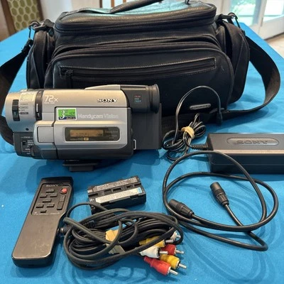 Sony Handycam Ccd-Trv93 Hi8 Analog Camcorder Bundle Tested Working - Image 1 of 4