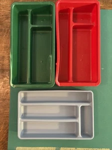 Menge 3 Vintage Rubbermaid und Sterilite Organizer Kunststoff, Silberbesteck Stifte - Bild 1 von 7