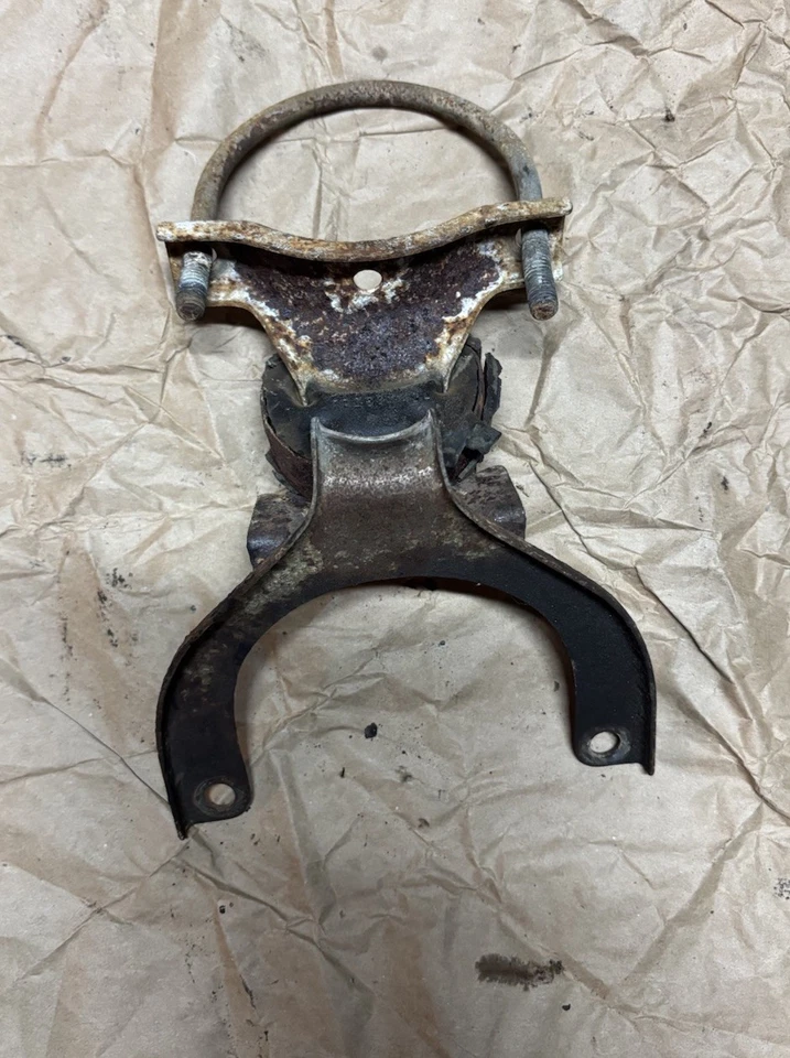 Suspensión de escape Porsche 924 944 968 1983-1995 94411130700 Foto 1 de 1