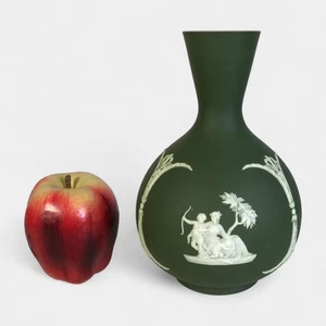 Circa 1900 Wedgwood Green Jasperware Vase - Picture 1 of 7