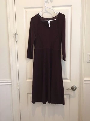 Nuevo con etiquetas Vestido Talbots Para Mujer XS Borgoña Suéter Pura Lana Merino Calce Acampanado Foto 1 de 4