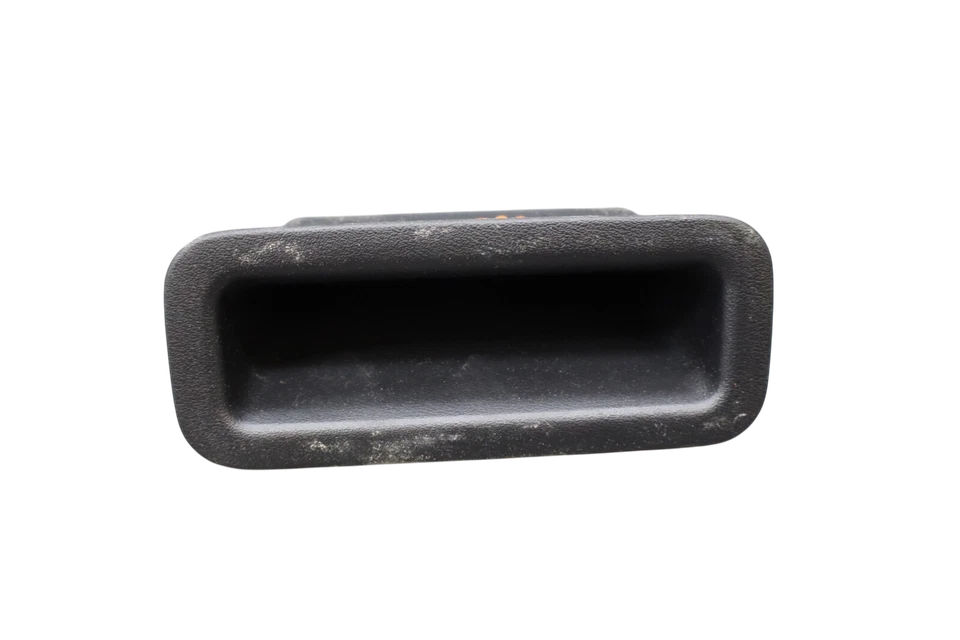 Puerta trasera Infiniti QX56 11-20 puerta levadiza liberación tirador manija taza bolsillo OEM Foto 1 de 4