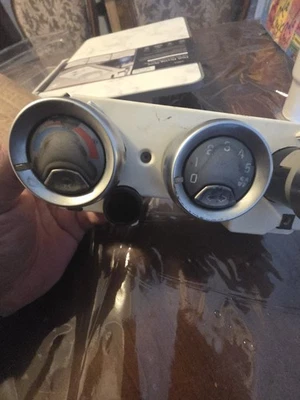 AC Control Unit For 2003-2006 Chevy SSR Used And Worn - Image 1 of 4