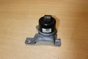 VOLVO XC60 V60 2.0 DIESEL D4 ENGINE MOUNT BRACKET RIGHT 31330135 - Picture 1 of 7