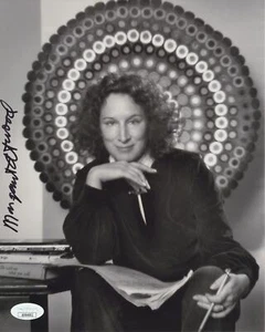 MARGARET ATWOOD SIGNED 8X10 PHOTO 2 JSA - Picture 1 of 2