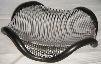 Frutero ALESSI inoxidable/festoneado/perforado - CUADRADO de Silvio Coppola Foto 1 de 4