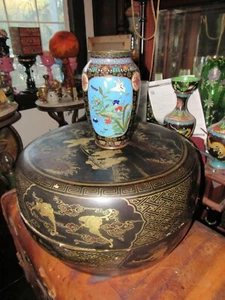 VERY LARGE 20" ANTIQUE CHINESE PAPER MACHE ROUND BOX BAT MOTIF - Picture 1 of 11