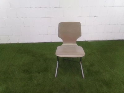 Stapelstuhl Holz mit verchromtem Gestell – robust & stapelbar – 6 kg, gebraucht - Bild 1 von 3