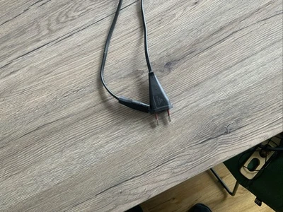 Netzkabel mit einem Eurostecker  und  einer  C7 Kupplung ￼ - Bild 1 von 3