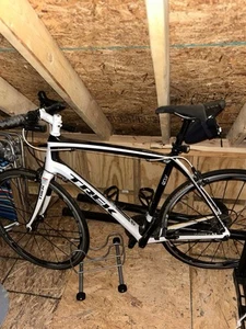 Trek Madone 4.5 Carbon Road Bike with Shimano Ultegra 52cm - Picture 1 of 2