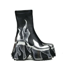 🚨HiColor Women's Silver Flames Chunky Sole Ankle-High Zipper Black Boots Sz 8 - Picture 1 of 4