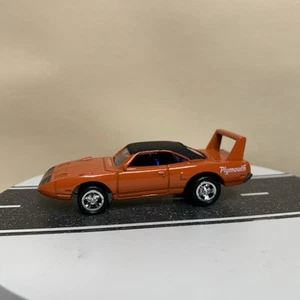Johnny Lightning Muscle Cars USA Series 6 1970 Plymouth Superbird Orange 1:64 NM - Picture 1 of 14