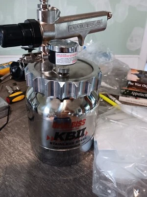 DeVilbiss- KB 545 Stainless steel 2 qt Pressure Cup binks
