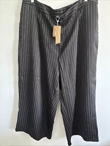 Bloomchic Black Classic Pinstripe Pull On Wide Leg Pants Size 23-24 NEW - Picture 1 of 4