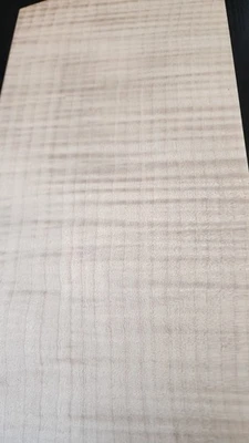 Billet de llama de violín de arce #1085 L.21 y 1/4" W. 8 y 1/2" T. 2 y 1/4" Foto 1 de 4