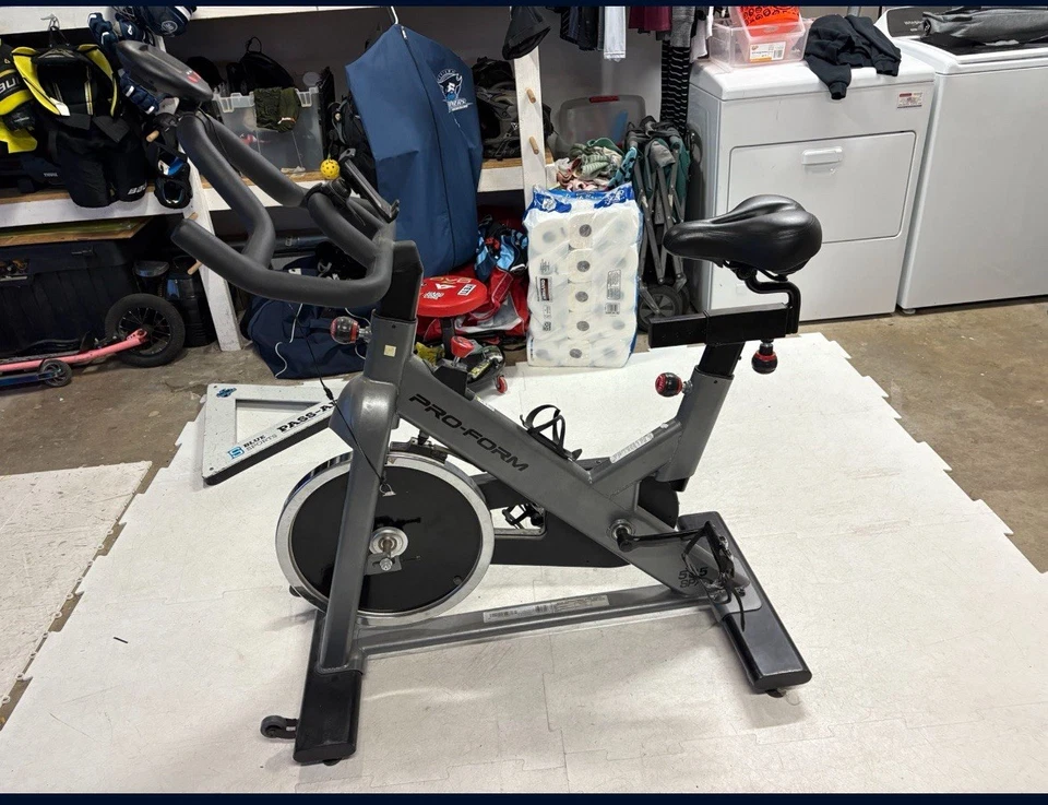 Bicicleta de spinning/ejercicio Pro Form 505 SPX bicicleta de ciclismo de interior con monitor excelente Foto 1 de 1