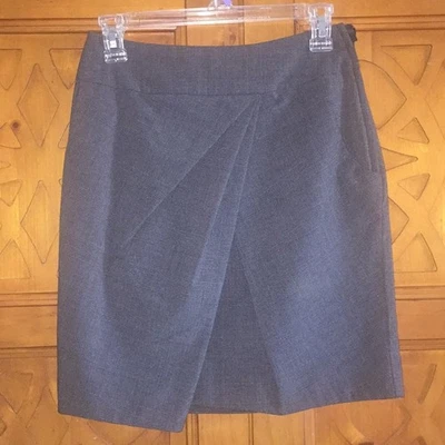 Linda falda gris a cuadros H&M talla 6 Foto 1 de 3