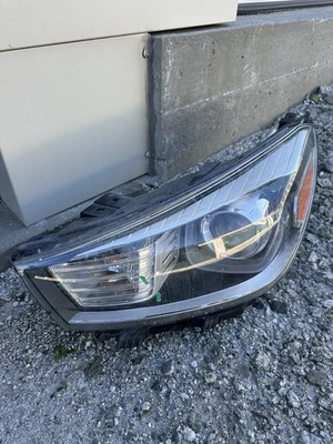 2018 2019 2020 2021 2022 2023 Kia Rio Headlight  Driver Halogen LED OEM 18-23 - Image 1 of 3