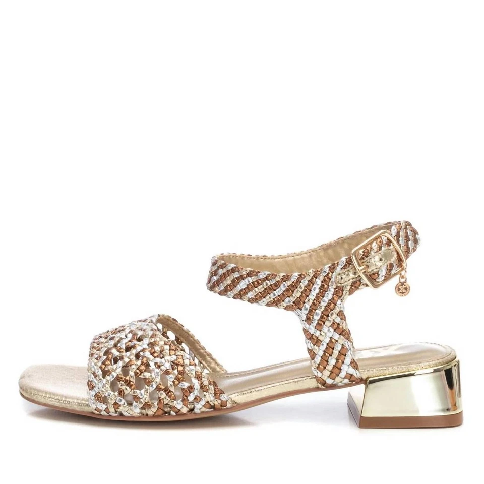 Sandalias de tacón bajo doradas Xti para mujer Foto 1 de 1