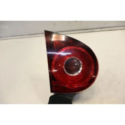 LUZ TRASERA INTERIOR IZQUIERDA VOLKSWAGEN GOLF SERIE 5A (03-08) R32 3.2 V6 2003 Foto 1 de 4