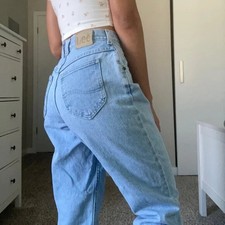 Vintage Lee High Rise Light Wash Relaxed Jeans Size 27”x31”