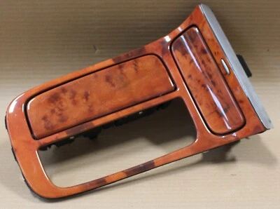 Portavasos central y bandeja para cenizas LEXUS SC SC430 UZZ40 2004 55620-24040 Foto 1 de 4